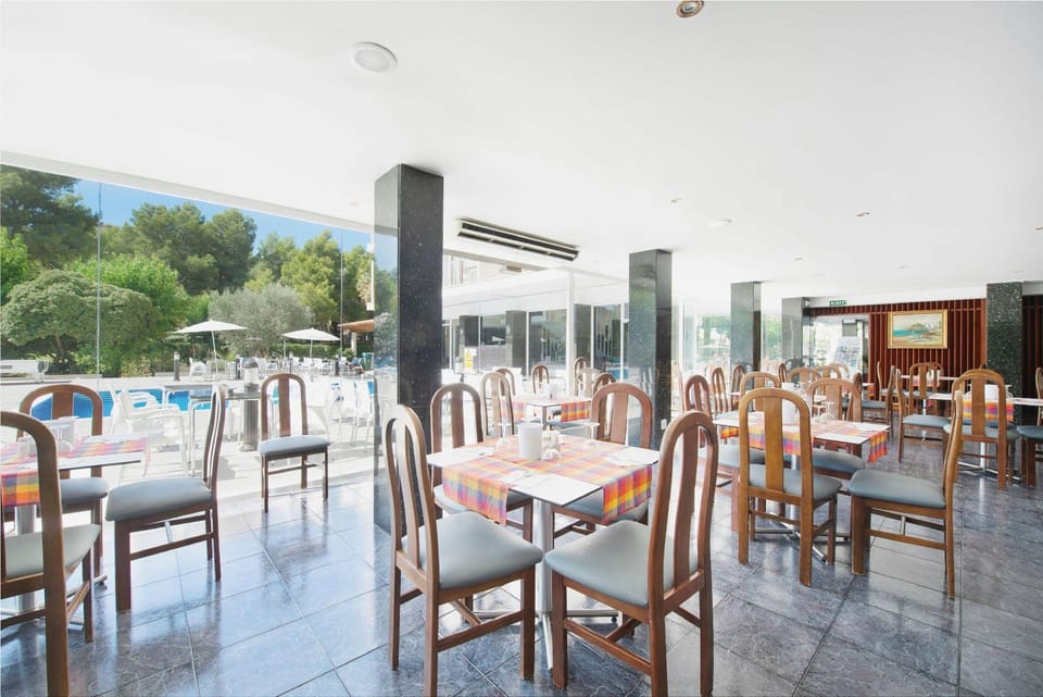 NURA Condor Hotel in Migjorn
