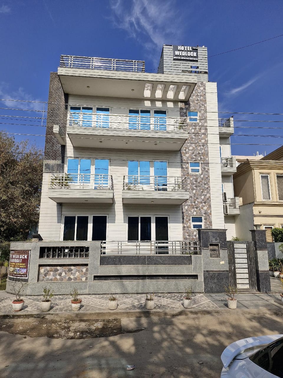 Medenta square 39 Hotel in Gurugram