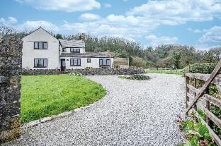 Hill House - 4 Bedroom Holiday Home - Llanrhidian Hotel in Wales