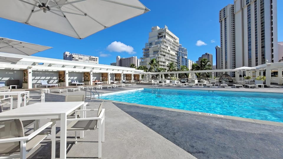 Luxury Ala Moana Resort 25th floor with balcony Apartment hotel in Honolulu