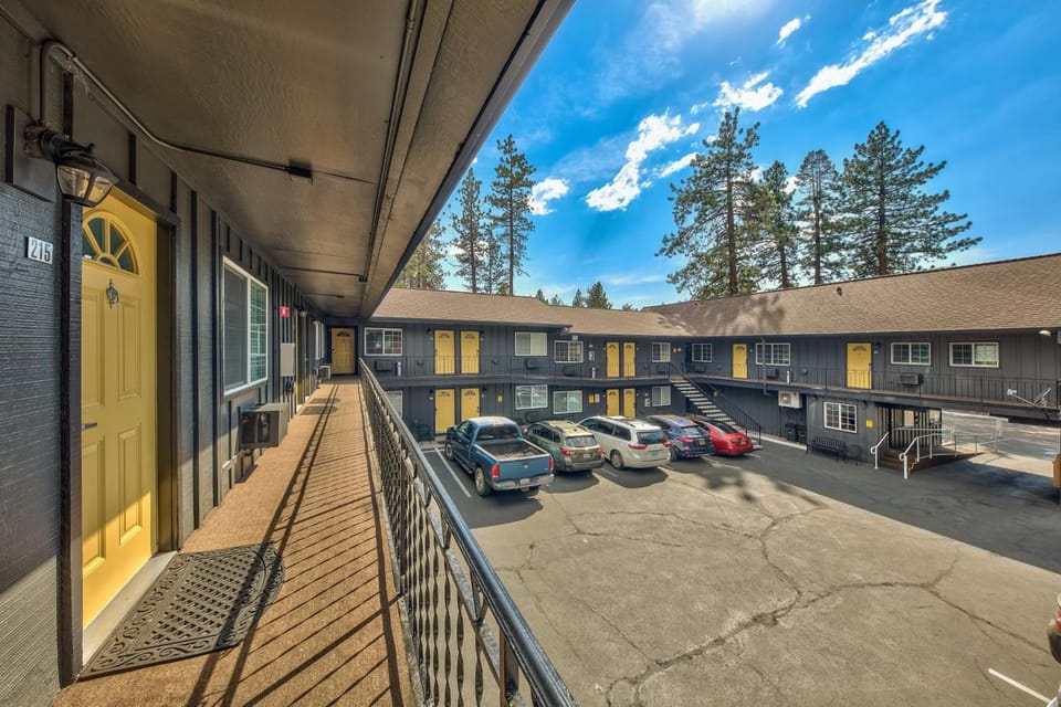 Lake Ridge Hotel Hotel in Stateline