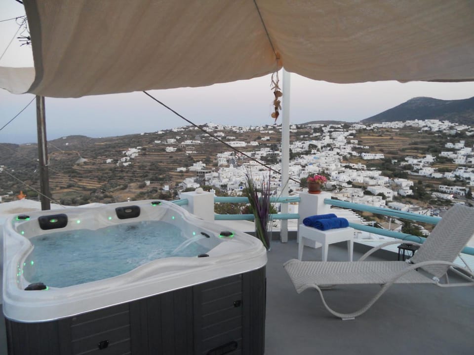Hot tub