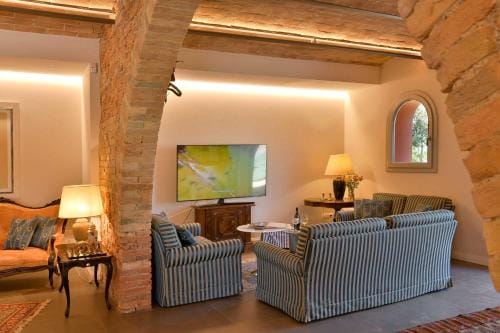 Villa Casale Enrica con Piscina Bio Lago Hotel in Tuscany