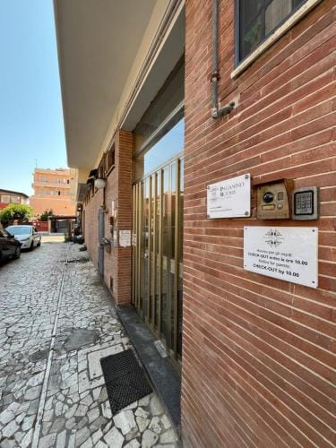 Paganino rooms Hotel in Fiumicino