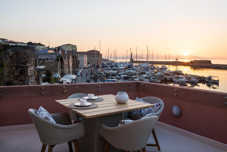 Avra Apartments Venetian Harbour Apartment hotel in Chania