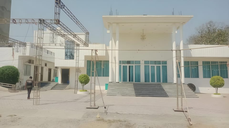 Goroomgo Gautam Garden Varanasi Hotel in Varanasi