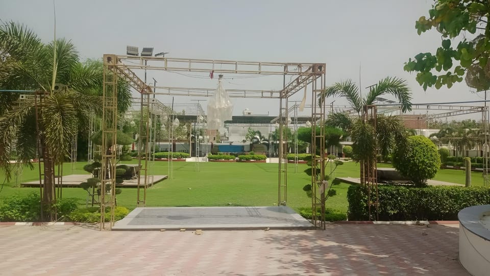 Goroomgo Gautam Garden Varanasi Hotel in Varanasi