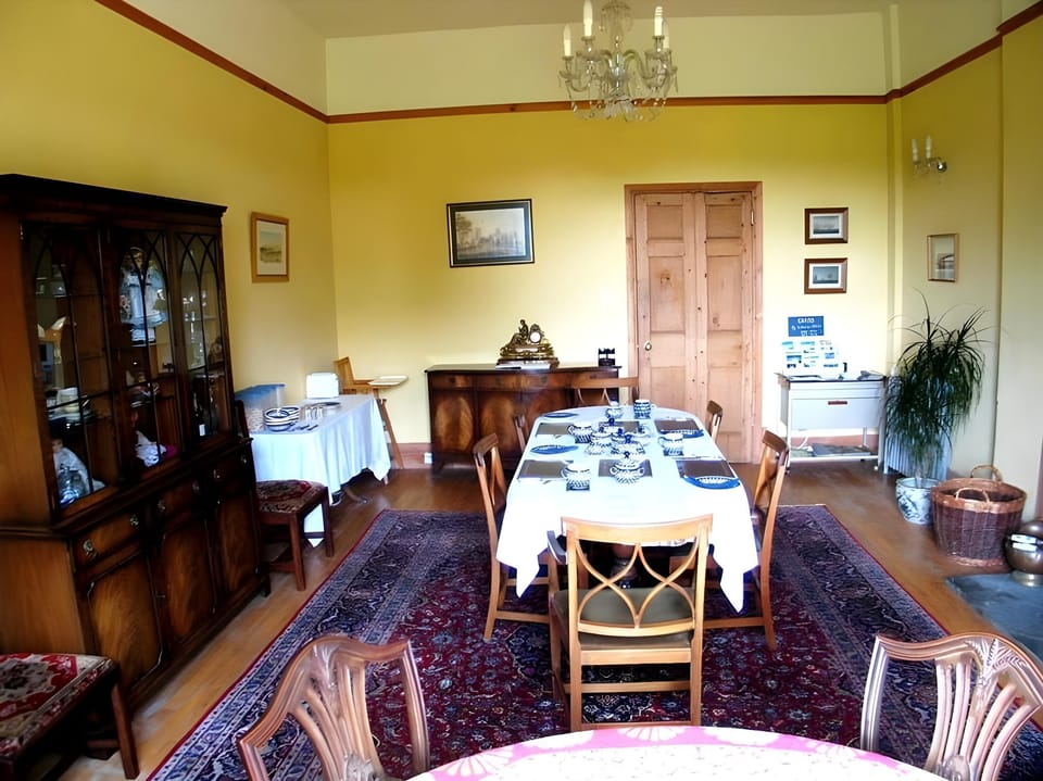 Lamphey Park Guest House Hotel in Wales