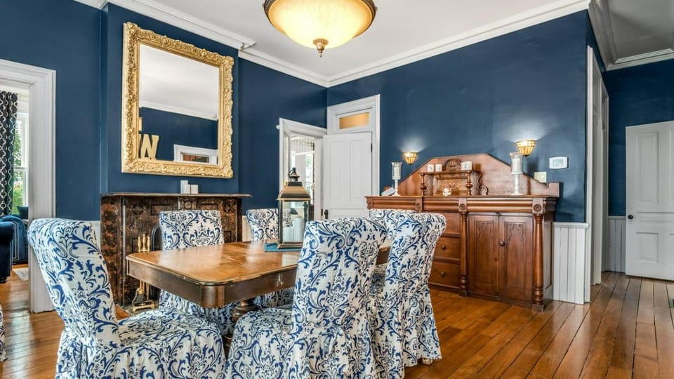 The Woodbridge House Hotel in Kingsville