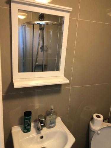 London x DM Weekly x Monthly Discounts x W13 Hotel in London Borough of Ealing