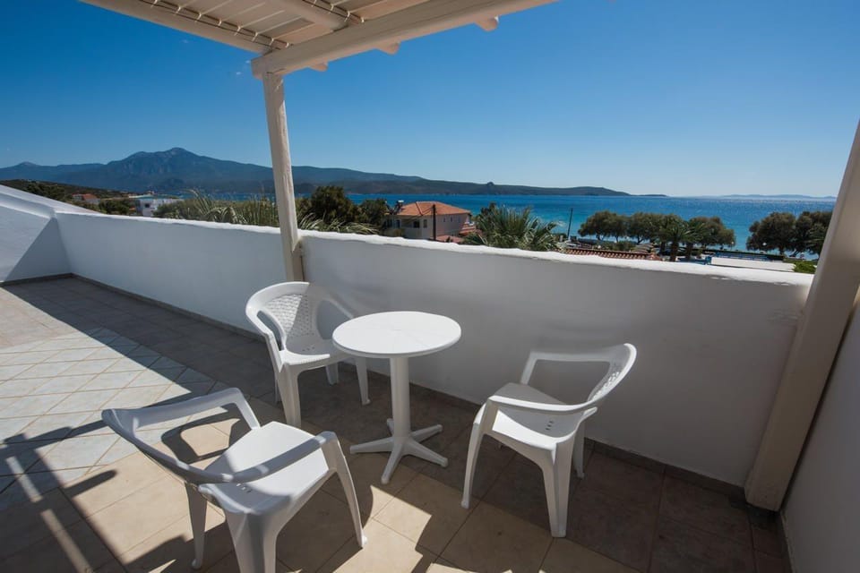 Zefiros Beach Hotel Hotel in Samos Prefecture