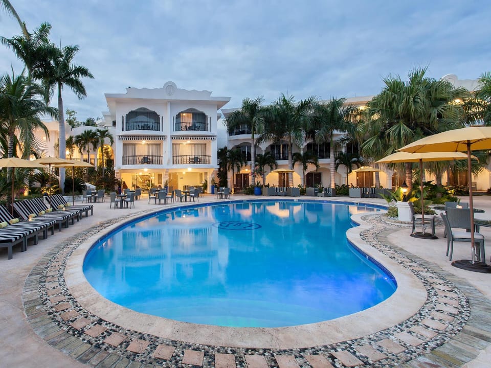 Swimming pool