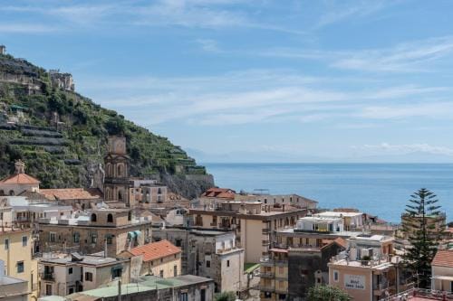 Elite Luxury Suites Hotel in Minori