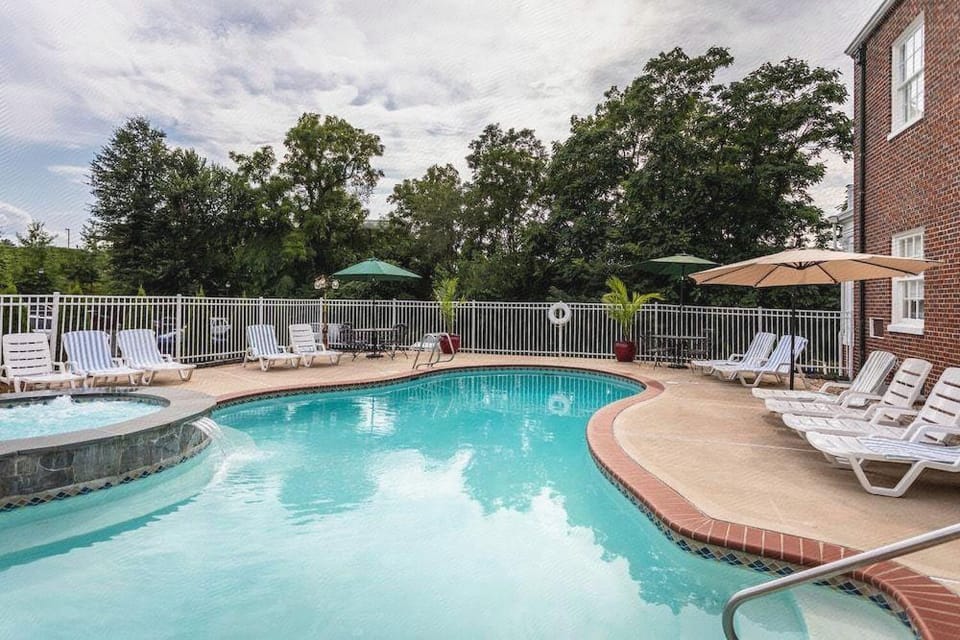 The Mimslyn Inn Hotel in Luray