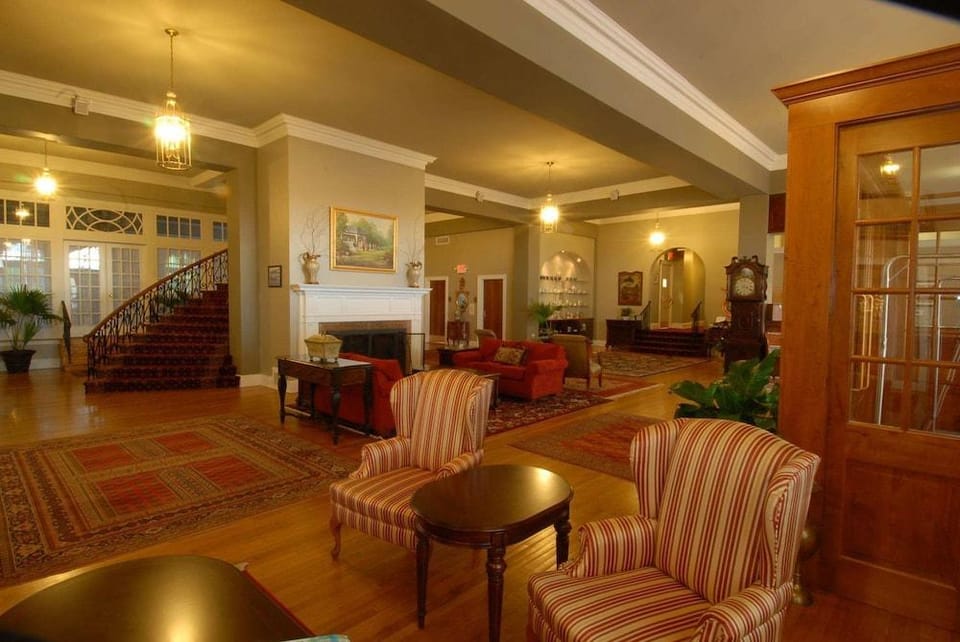The Mimslyn Inn Hotel in Luray
