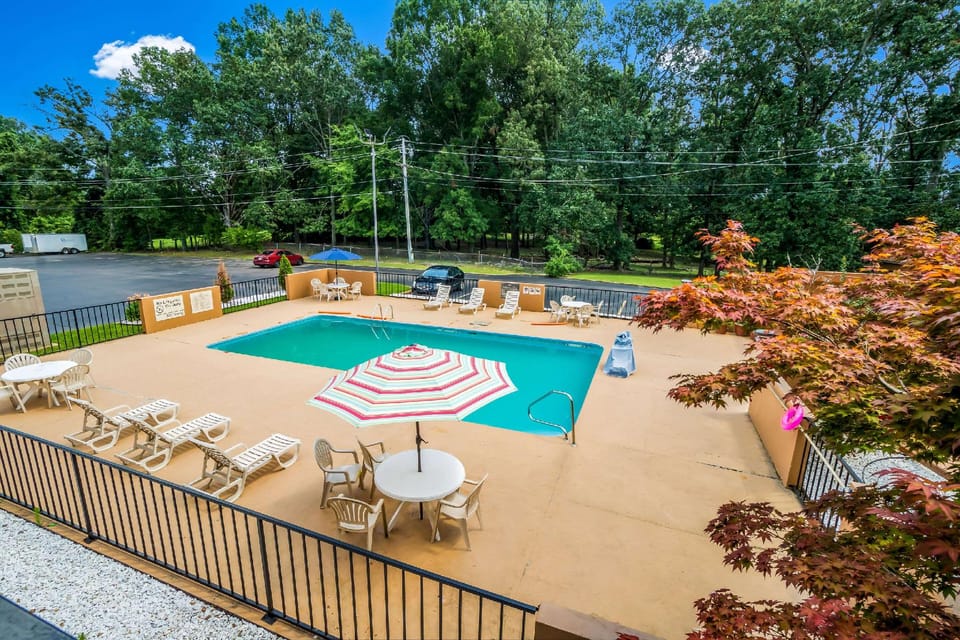 Quality Inn & Suites Corinth West Hotel in Mississippi