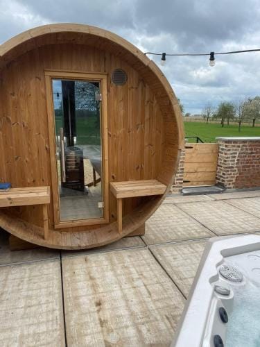 Boven de paarden @ de Hoeveschuur Hotel in Flanders