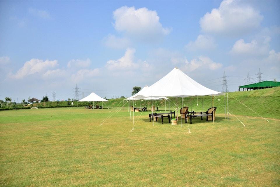 Delta 105 Hotel in Haryana