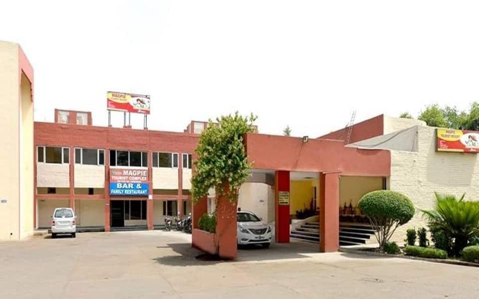 Magpie Tourist Resort Hotel in Noida