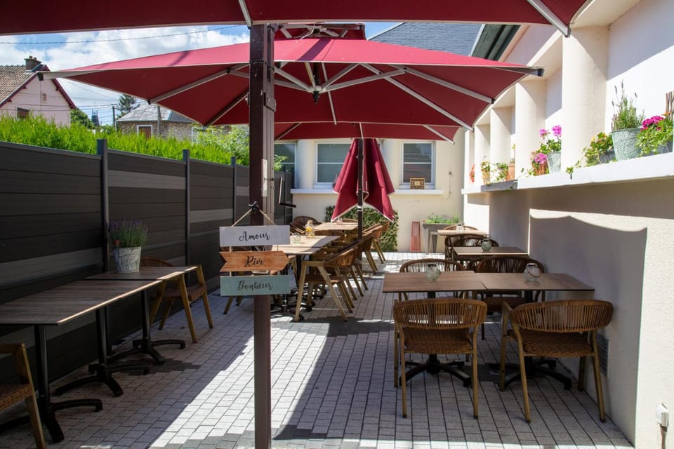 LOGIS - Hotel Restaurant Du Canard Hotel in Hauts-de-France