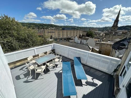 Central Maisonette with Roof Terrace Hotel in Bath