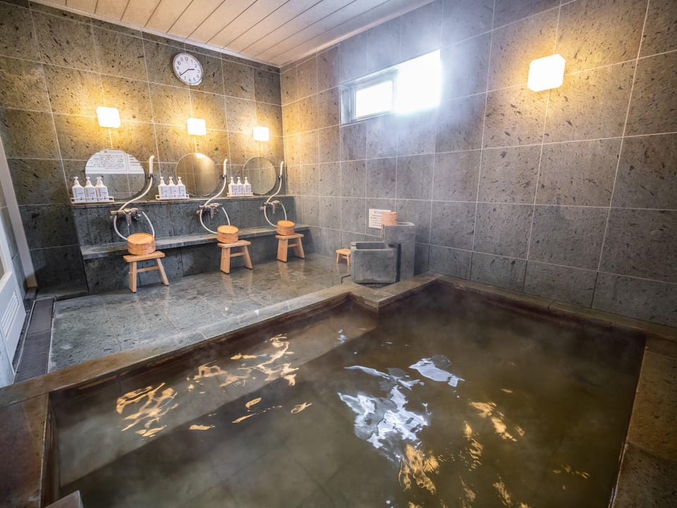 Hot spring bath