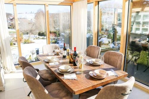 Wolfsgrund Villa und/oder Apartment - Luxus in Seenahe mit tollem Garten Hotel in Schluchsee