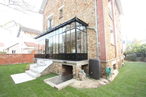 B&B sdb privees a Chatou parking gratuit pres de Paris Hotel in Chatou