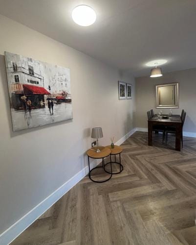 Modern Apartment - BHX NEC - Free Secure Gated Parking Hotel in Shirley