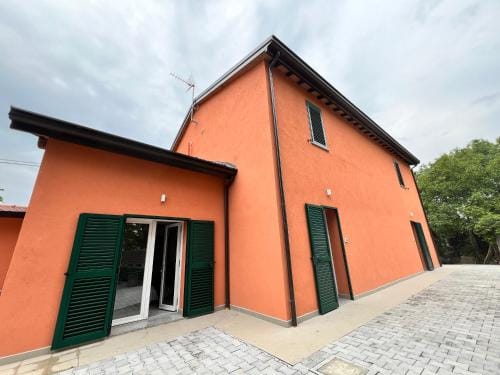 LA CASA DI GIADA self check-in - uscita autostrada di Imola- parcheggio privato incluso Hotel in Imola