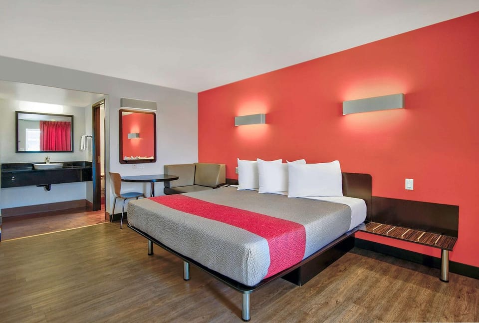 Motel 6 Victorville - Desert Express Hotel in Victorville