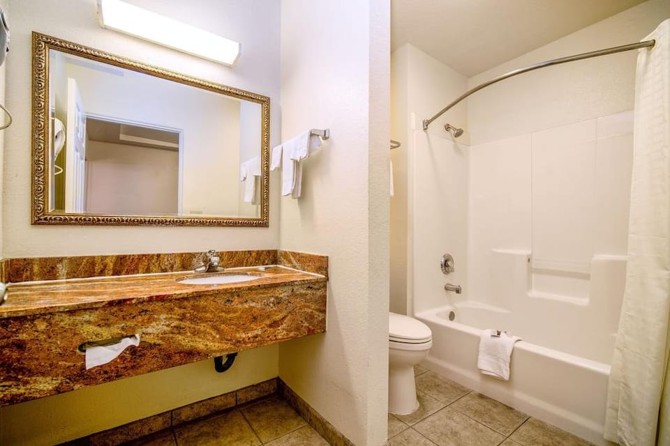 Regency Inn & Suites Hotel in Downey