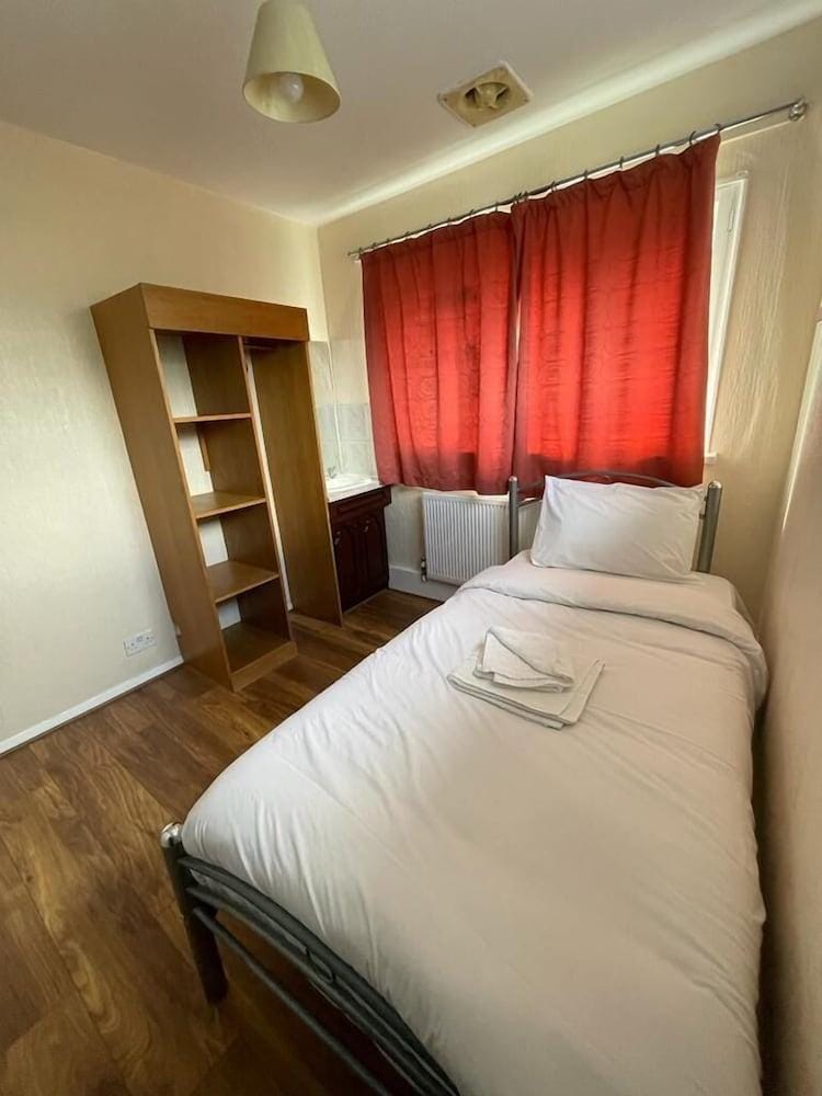 St Nicholas Hotel Kenton Hotel in Harrow