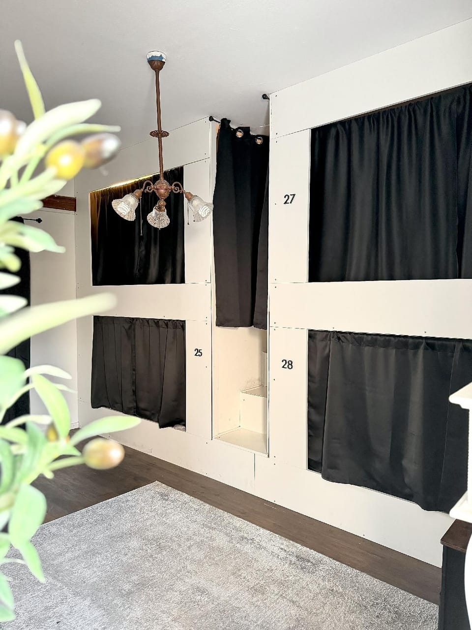 Burlington Hostel Hotel in San Fernando Valley