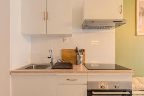 1 bedroom courtyard house typical of Old Lille Hotel in Lille