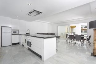 B51 Executive Flats Marbella Puerto Banus Hotel in Marbella