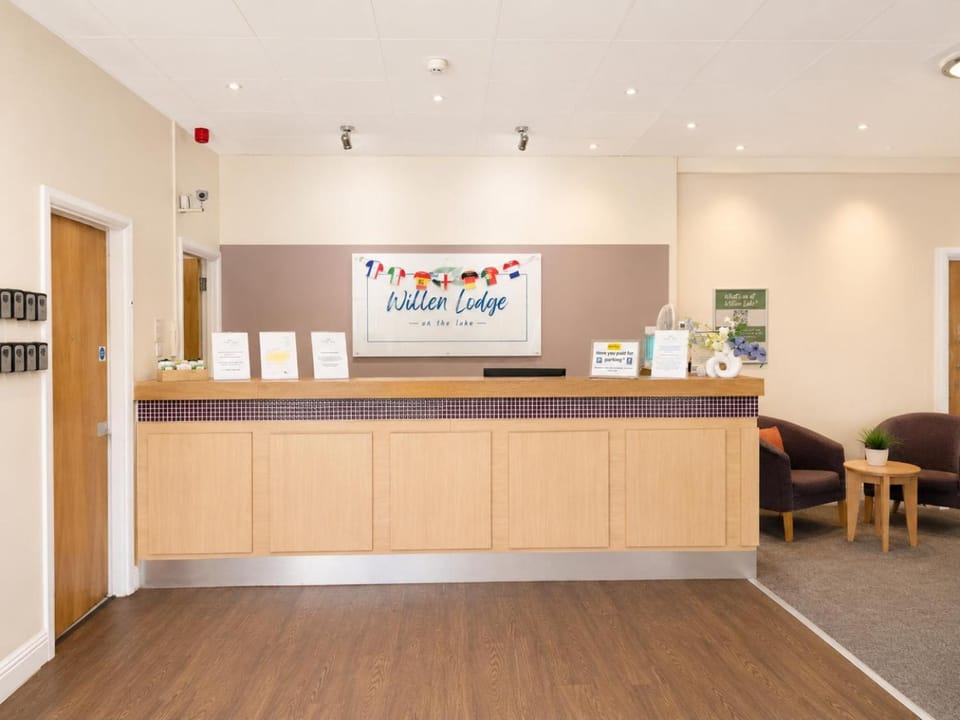 OYO Lakeside Willen Lake Milton Keynes Hotel in Aylesbury Vale