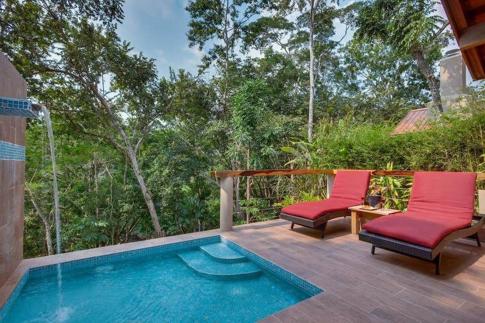 Mystic River Resort Hotel in Cayo District