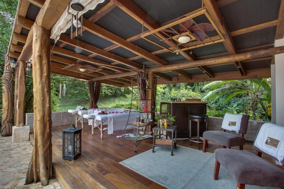 Mystic River Resort Hotel in Cayo District