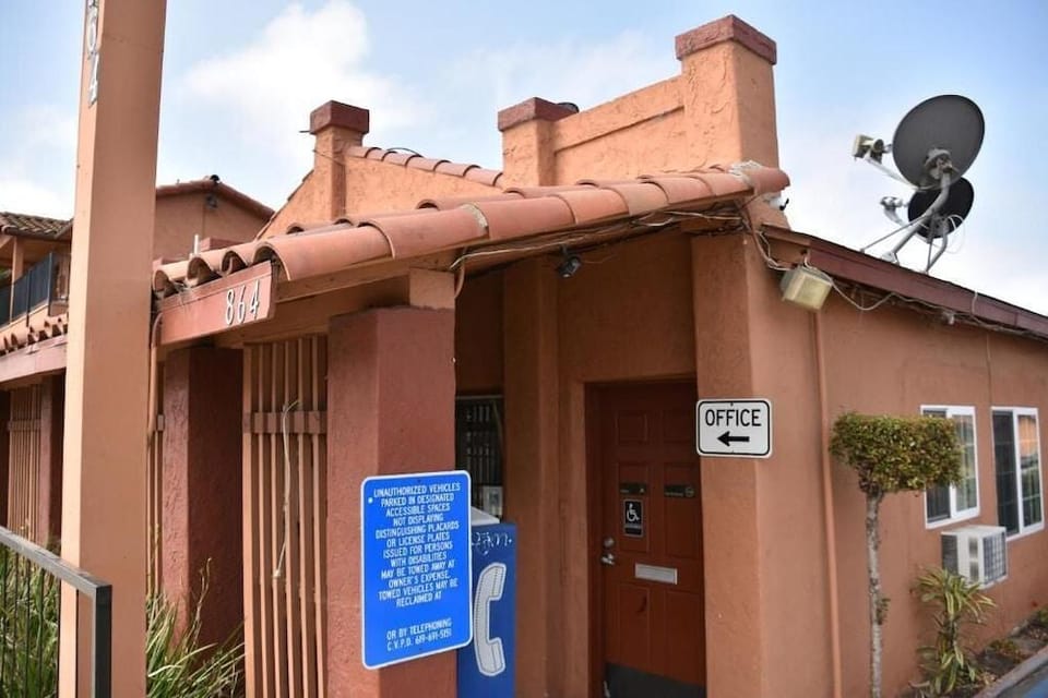 Baycities Motel Hotel in National City