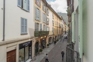 Pantero Apartment in Como Hotel in Como