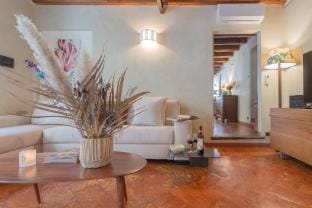 Pantero Apartment in Como Hotel in Como