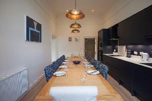 Stunning Central Bath Townhouse off Pulteney Bridge Hotel in Bath