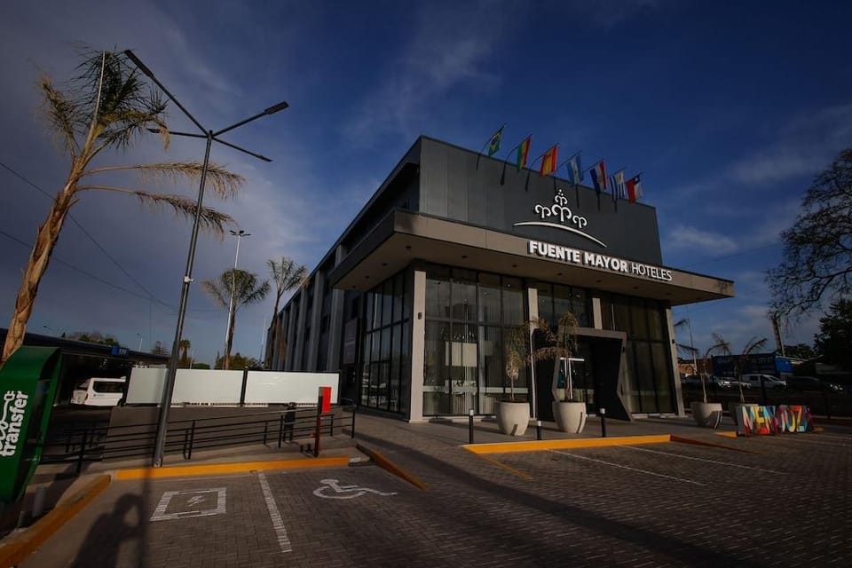 Fuente Mayor Hotel Terminal Hotel in Mendoza