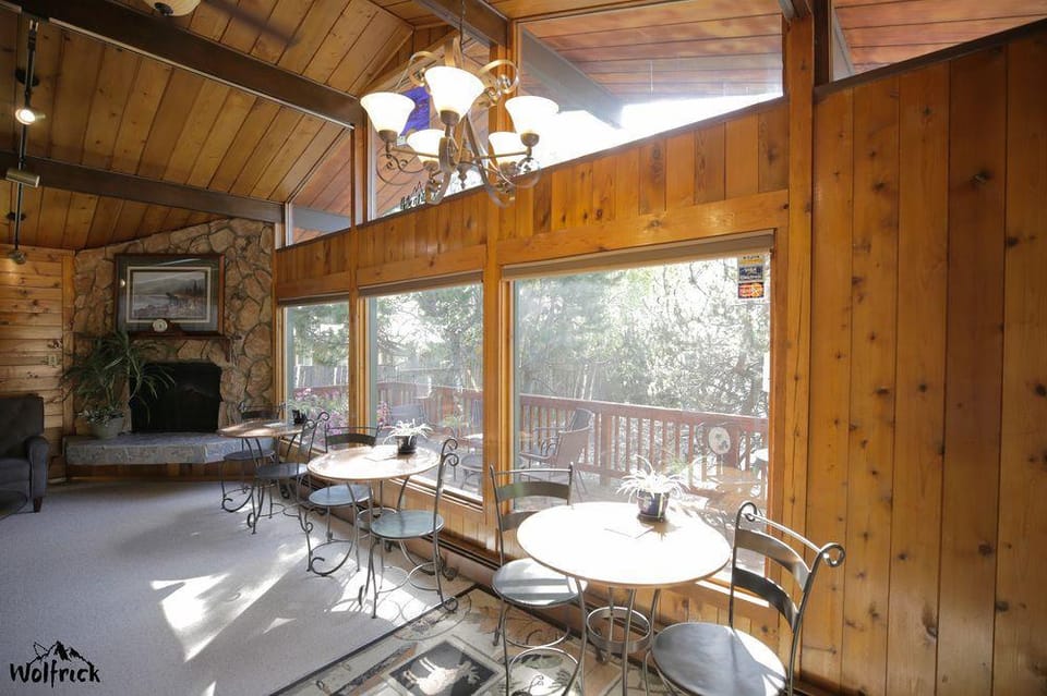 Jewel Lake Bed and Breakfast Hotel in Anchorage