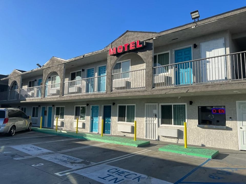 Palm Inn Hotel in Hawthorne