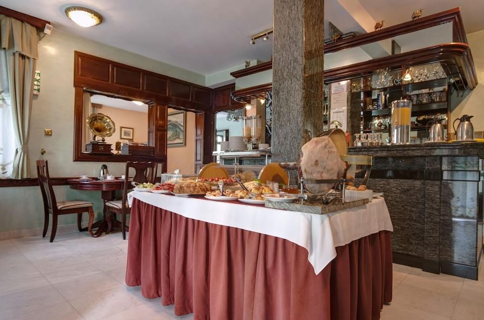 Vila Lux Hotel Hotel in Budva