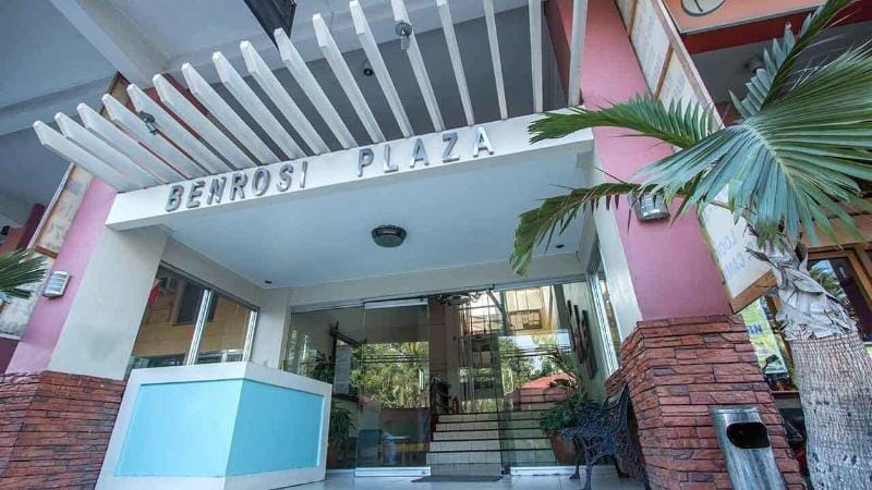 Ekonumi Rooms at Benrosi Plaza Hotel in Paranaque
