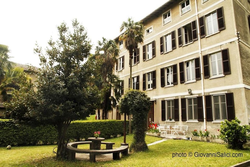 SANTANGELA Hostel & Rooms Hotel in Menaggio