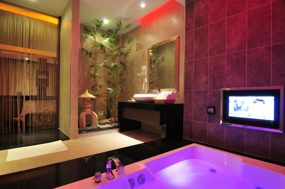 One Plus One Hotel Motel in Taiwan, Province of China